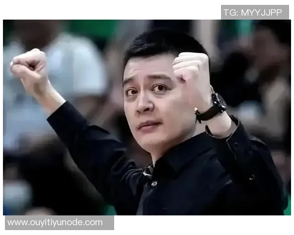 媒体人分析杨鸣连吃两次技术犯规裁判无误教练性格火爆影响球队表现